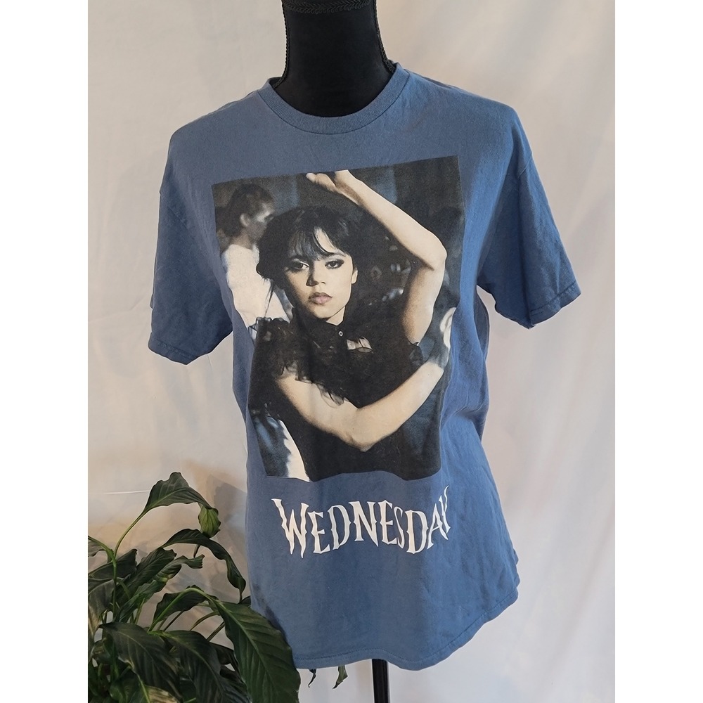 Wednesday Addams Jenna Ortega Graphic T-Shirt Blue Netflix Series Mens Medium